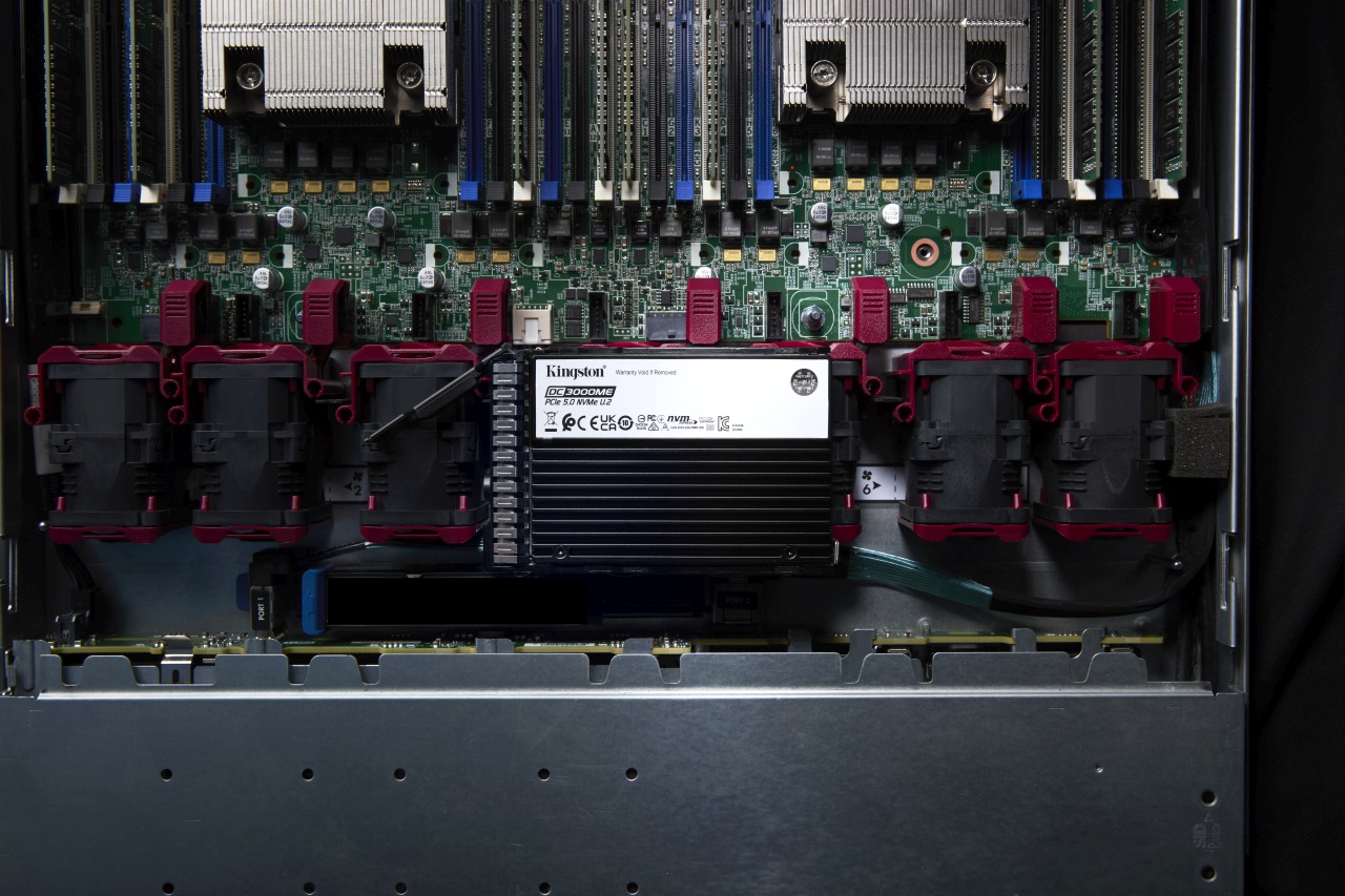 ktc-keyfeatures-ssd-dc3000me-kf3